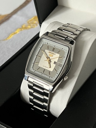 Seiko 7009 3041 grey square - 7009,