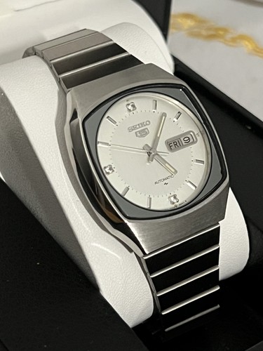 Seiko 7009 5200 white square - 7009,