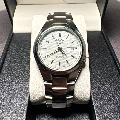 Seiko classic 37mm silver - classic,