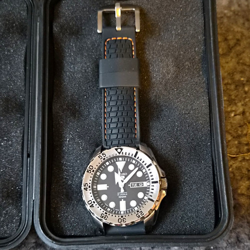 Seiko automatic black dial - seiko,